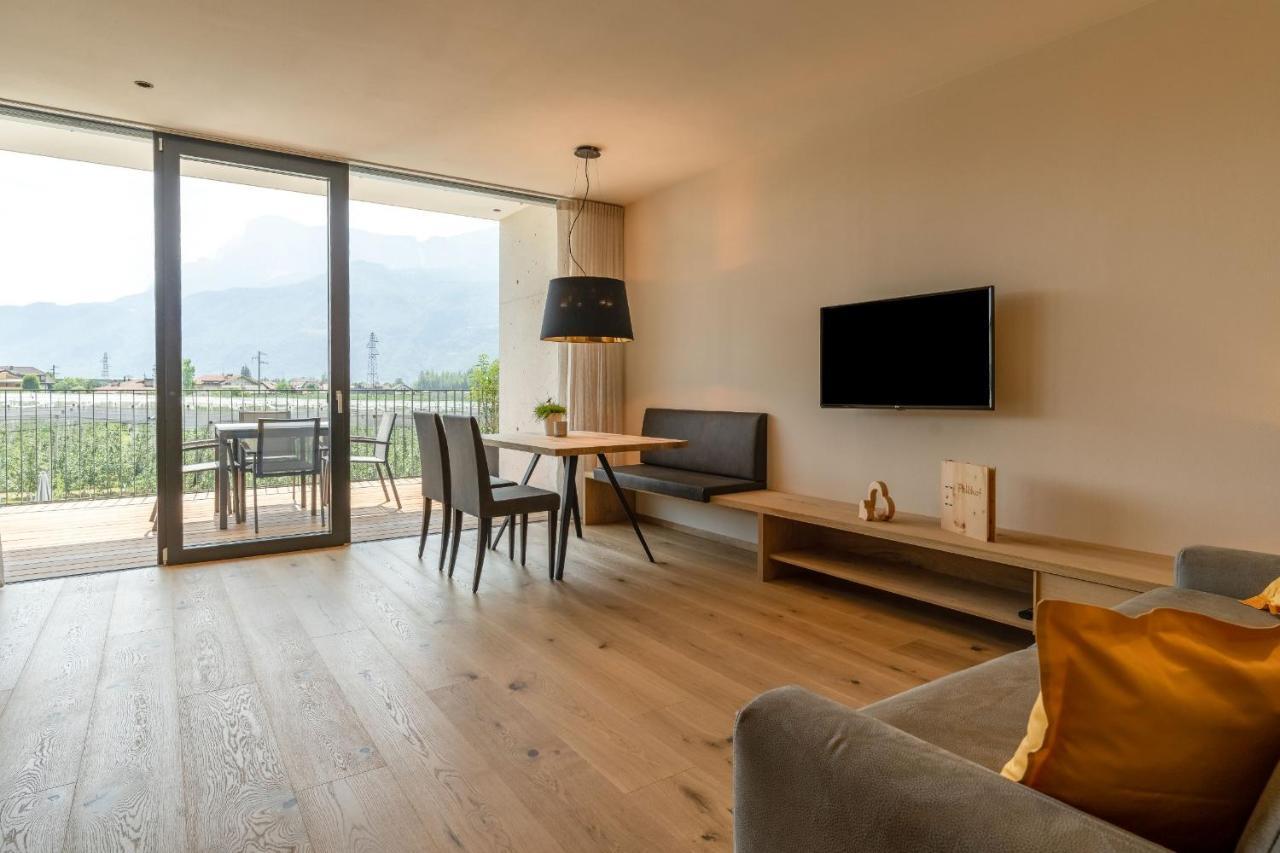 Feldhof Vilpian- Urlaub Auf Dem Bauernhof Apartment Exterior foto