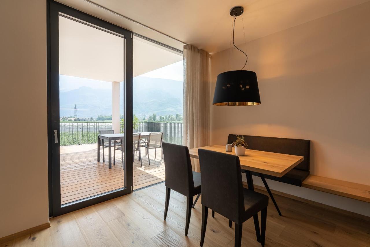 Feldhof Vilpian- Urlaub Auf Dem Bauernhof Apartment Exterior foto